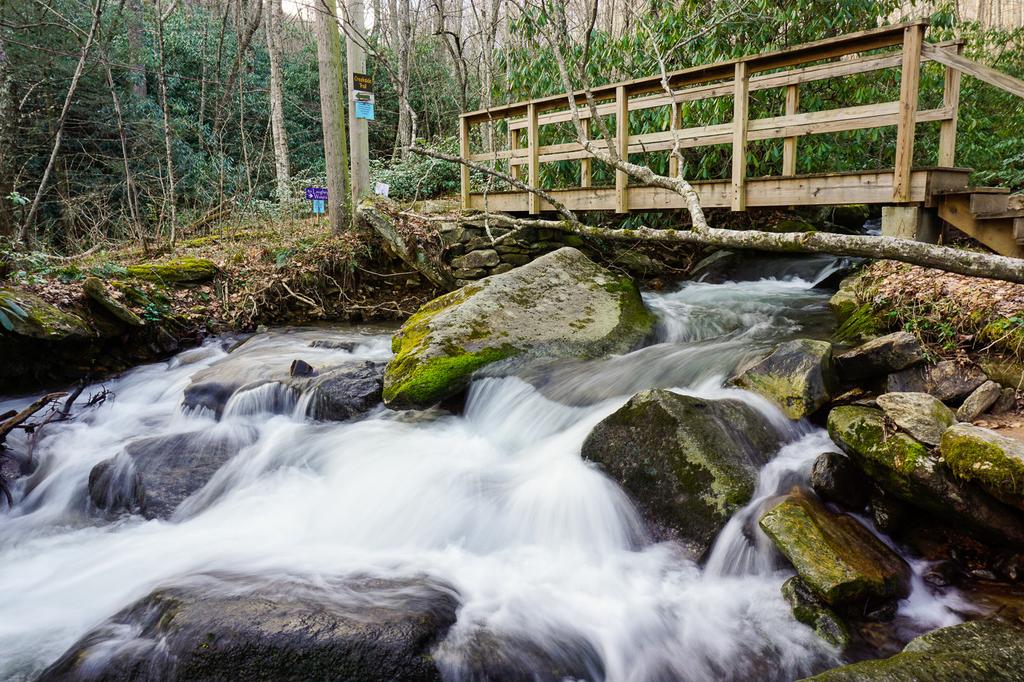 Bridge over Hickory Creek