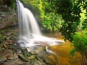 Schoolhouse Falls from the Side